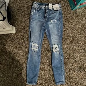 Size 0, fits more like a 1 in my opinion